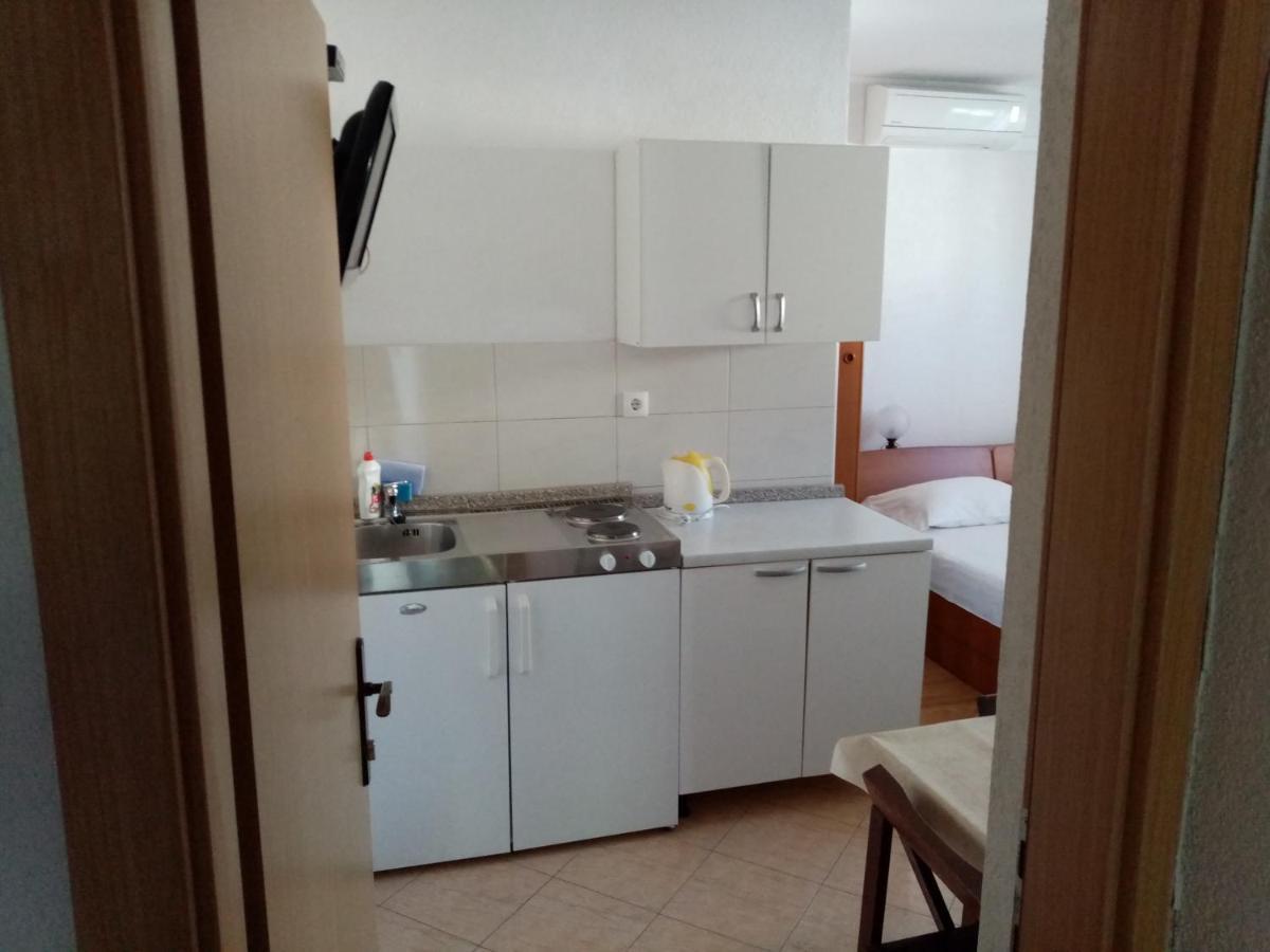 Apartments Iva Baška Voda Exteriör bild