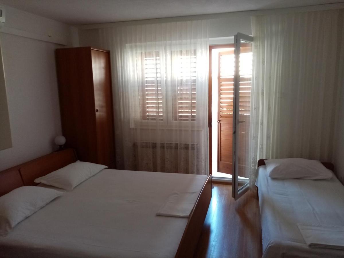 Apartments Iva Baška Voda Exteriör bild